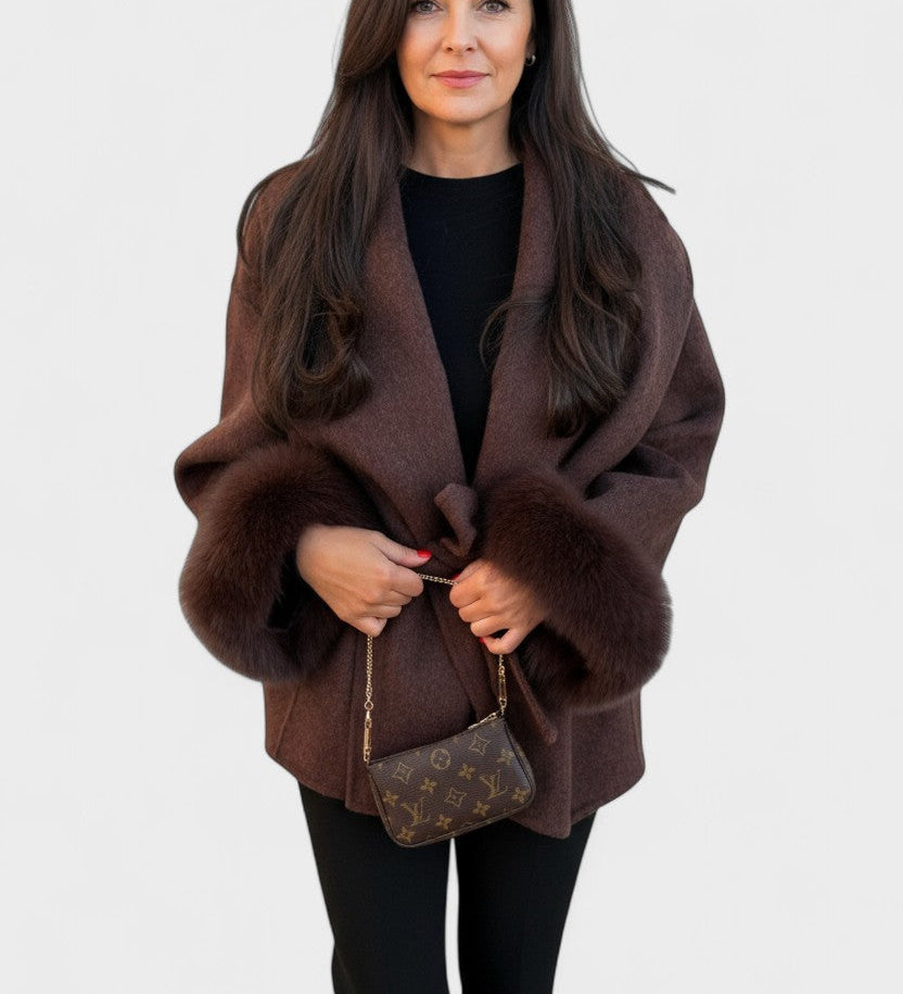 Dagmar™ | Elegantne kunstkarusnahast mantel